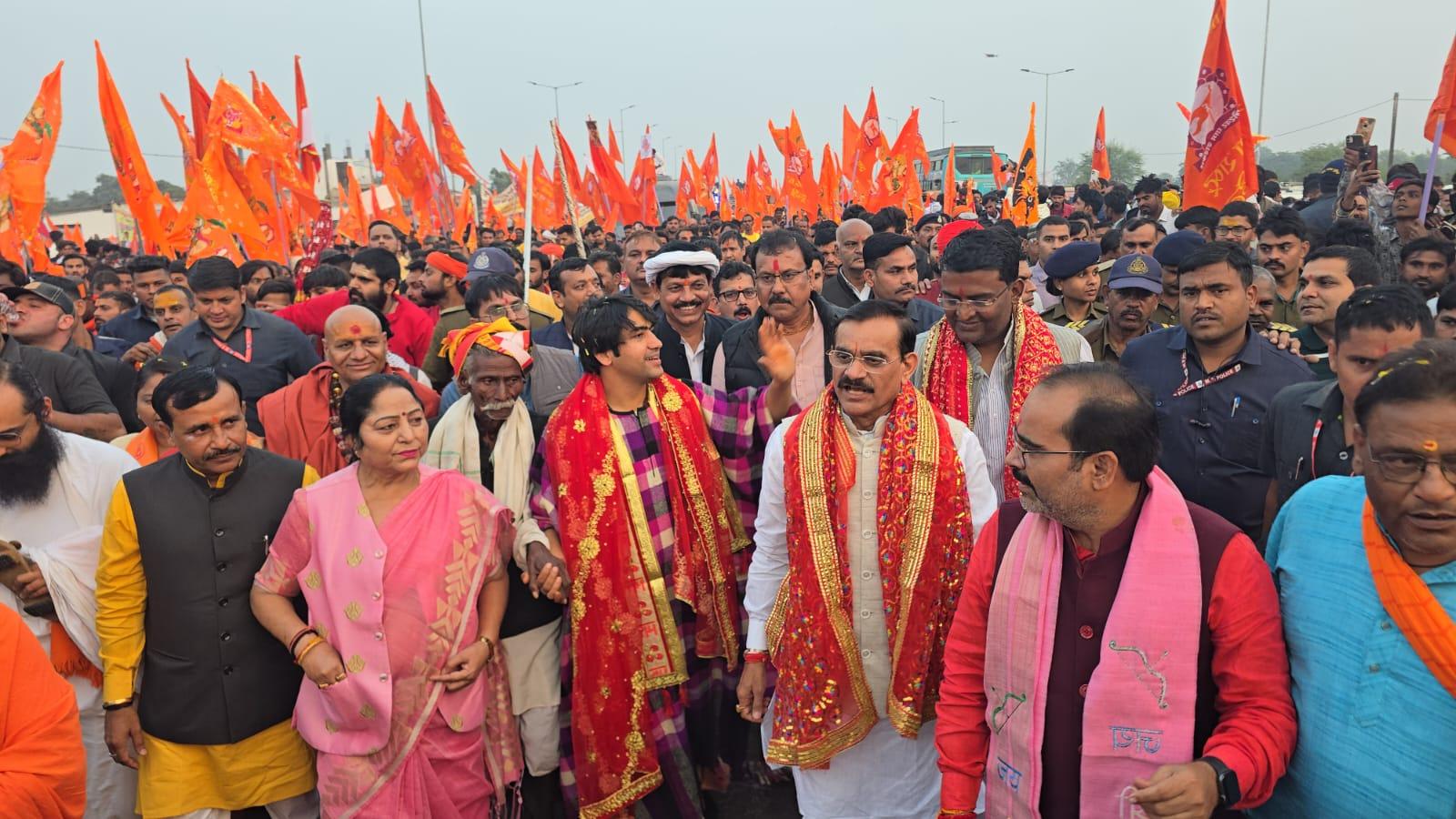 भारतीय जनता पार्टी के प्रदेश अध्यक्ष व खजुराहो सांसद श्री विष्णुदत्त शर्मा छतरपुर में ‘‘सनातन हिंदू एकता पदयात्रा‘‘ में हुए शामिल